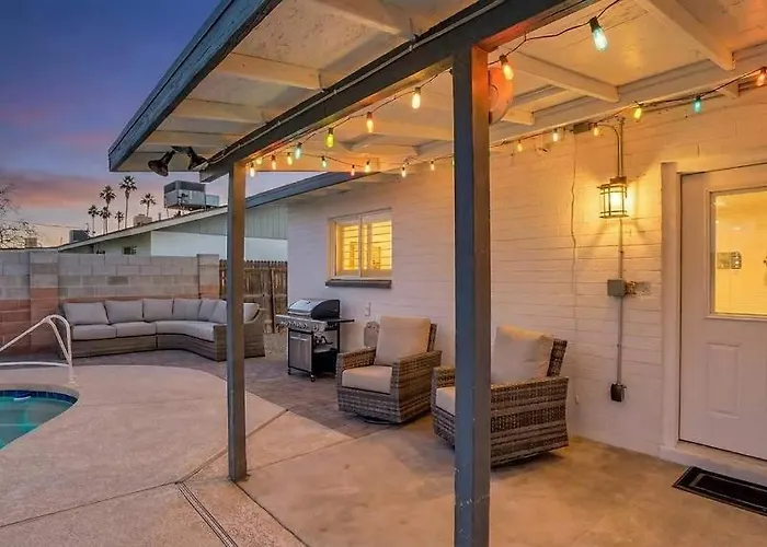 Retreat With Pool Hidden *